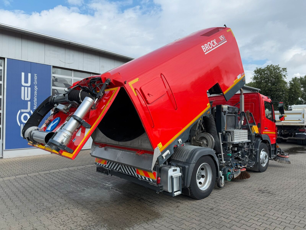 Mercedes-Benz Atego 1324 4x2 Kehrmaschine BROCK HD Anlage - Zametacie vozidlo: obrázok 5 Mercedes-Benz Atego 1324 4x2 Kehrmaschine BROCK HD Anlage - Zametacie vozidlo: obrázok 5