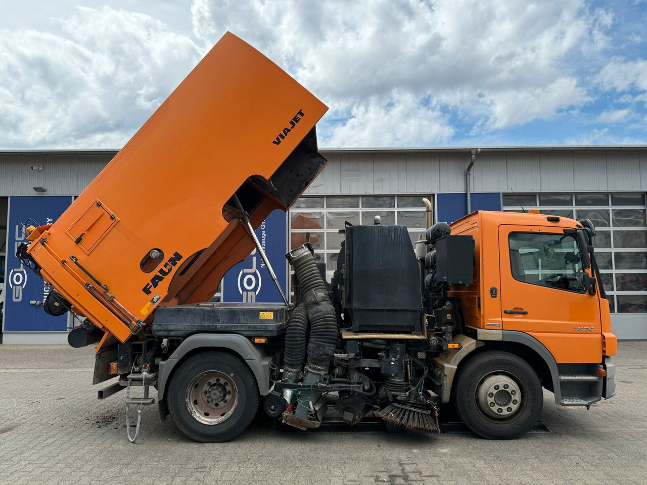 Mercedes-Benz Atego 1324 4x2 Kehrmaschine Viajet 6R/L - Zametacie vozidlo: obrázok 3 Mercedes-Benz Atego 1324 4x2 Kehrmaschine Viajet 6R/L - Zametacie vozidlo: obrázok 3