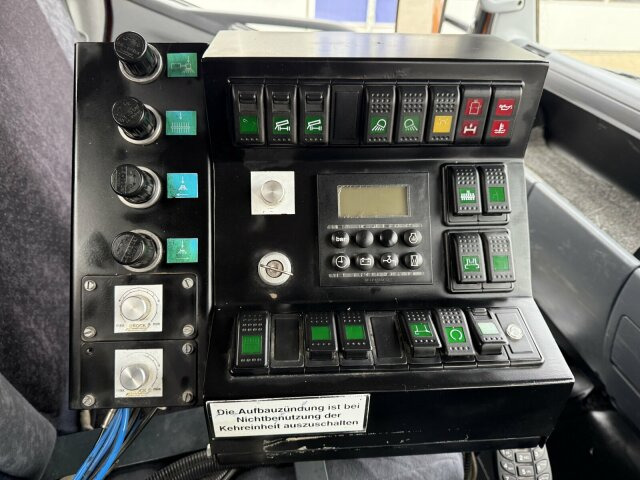 Mitsubishi Canter FUSO Kehrmaschine BROCK SL140 4 m³ - Zametacie vozidlo: obrázok 5 Mitsubishi Canter FUSO Kehrmaschine BROCK SL140 4 m³ - Zametacie vozidlo: obrázok 5