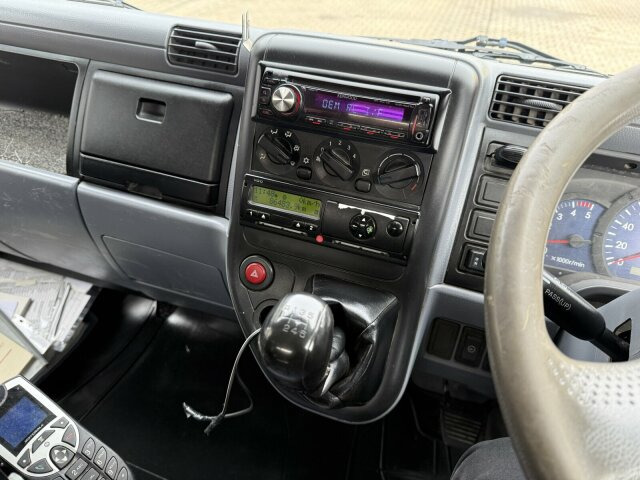 Mitsubishi Canter FUSO Kehrmaschine BROCK SL140 4 m³ - Zametacie vozidlo: obrázok 3 Mitsubishi Canter FUSO Kehrmaschine BROCK SL140 4 m³ - Zametacie vozidlo: obrázok 3