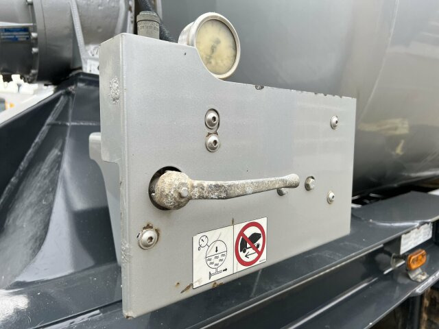 Schwing Stetter Betonmischer Auflieger 10 m³ - Náves s domiešavačom: obrázok 4 Schwing Stetter Betonmischer Auflieger 10 m³ - Náves s domiešavačom: obrázok 4