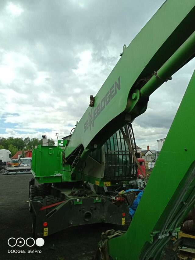 Sennebogen 818-E Umschlagbagger - 83 Ton - mit Greifer - Kolesové rýpadlo: obrázok 4 Sennebogen 818-E Umschlagbagger - 83 Ton - mit Greifer - Kolesové rýpadlo: obrázok 4