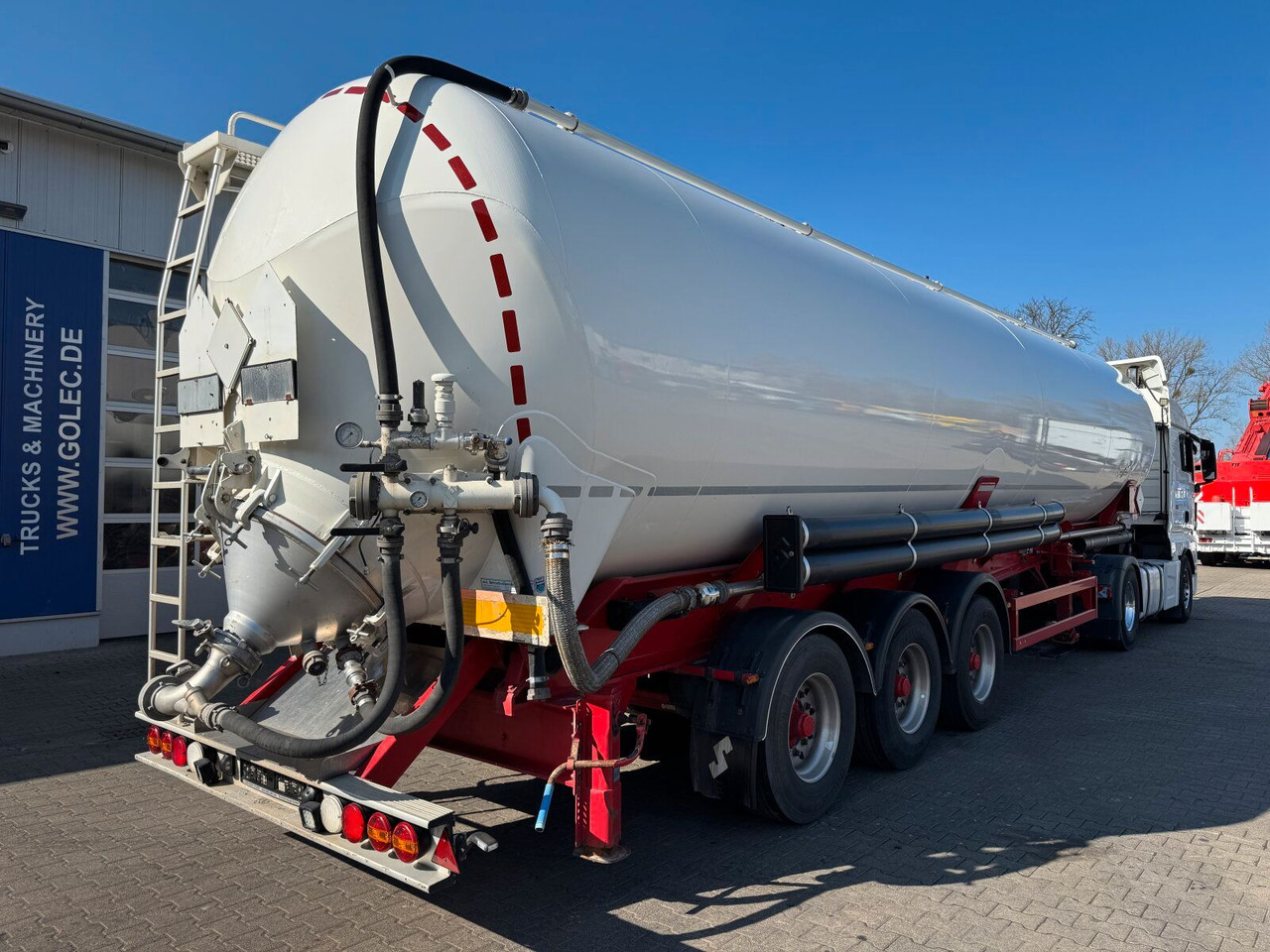 Spitzer SK 2760 CAL Kippsilo 60000 L für loser Schüttung - Silocisterna: obrázok 5 Spitzer SK 2760 CAL Kippsilo 60000 L für loser Schüttung - Silocisterna: obrázok 5