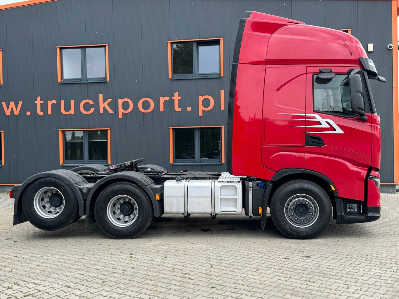 Iveco S-WAY 570 6x2 EURO6 BOOGIE Kipphydraulik - Ťahač: obrázok 4 Iveco S-WAY 570 6x2 EURO6 BOOGIE Kipphydraulik - Ťahač: obrázok 4