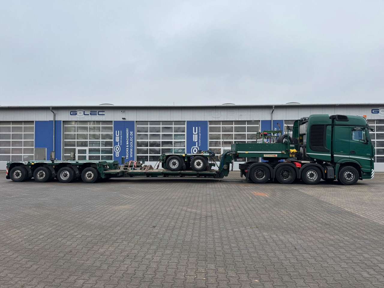 Mercedes-Benz ACTROS 4163 8x4 Schwerlast +Tieflader 4+2 *83 T - Ťahač: obrázok 4 Mercedes-Benz ACTROS 4163 8x4 Schwerlast +Tieflader 4+2 *83 T - Ťahač: obrázok 4