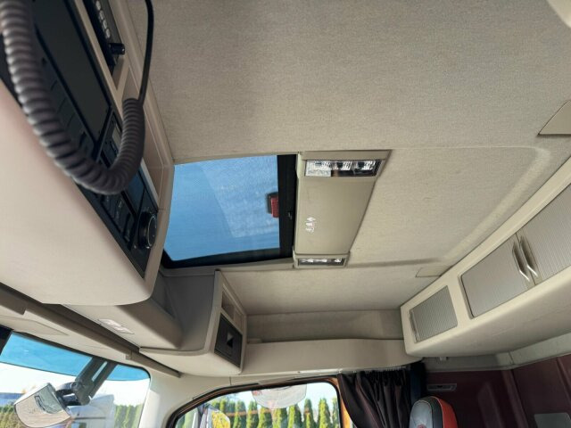 Volvo FH16 750 8X4 Holztransport Alukar TOP! - Nákladné vozidlo na prepravu dreva: obrázok 4 Volvo FH16 750 8X4 Holztransport Alukar TOP! - Nákladné vozidlo na prepravu dreva: obrázok 4