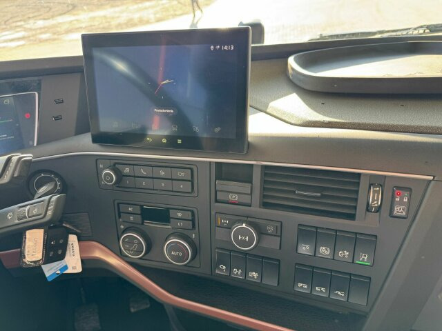 Volvo FH16 750 8X4 Holztransport Alukar TOP! - Nákladné vozidlo na prepravu dreva: obrázok 2 Volvo FH16 750 8X4 Holztransport Alukar TOP! - Nákladné vozidlo na prepravu dreva: obrázok 2