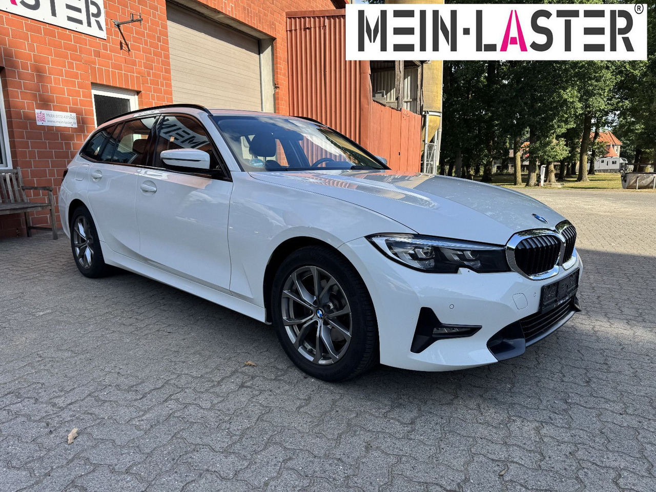 BMW 320 d xDrive touring Sport Line shadow AHK - Kombi: obrázok 2 BMW 320 d xDrive touring Sport Line shadow AHK - Kombi: obrázok 2
