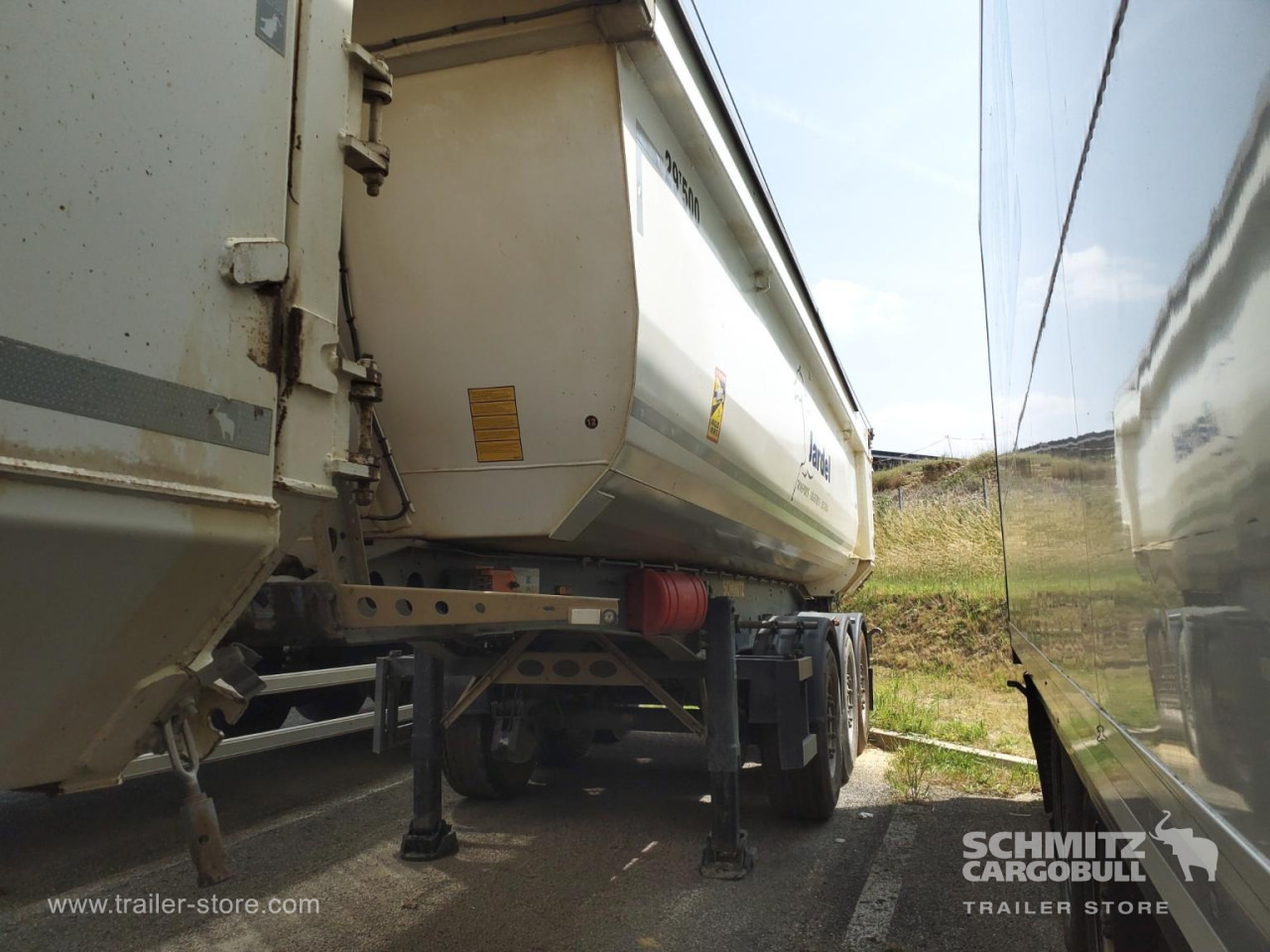 SCHMITZ Tipper Steel half pipe body 24m³ - Náves sklápěcí: obrázok 4 SCHMITZ Tipper Steel half pipe body 24m³ - Náves sklápěcí: obrázok 4