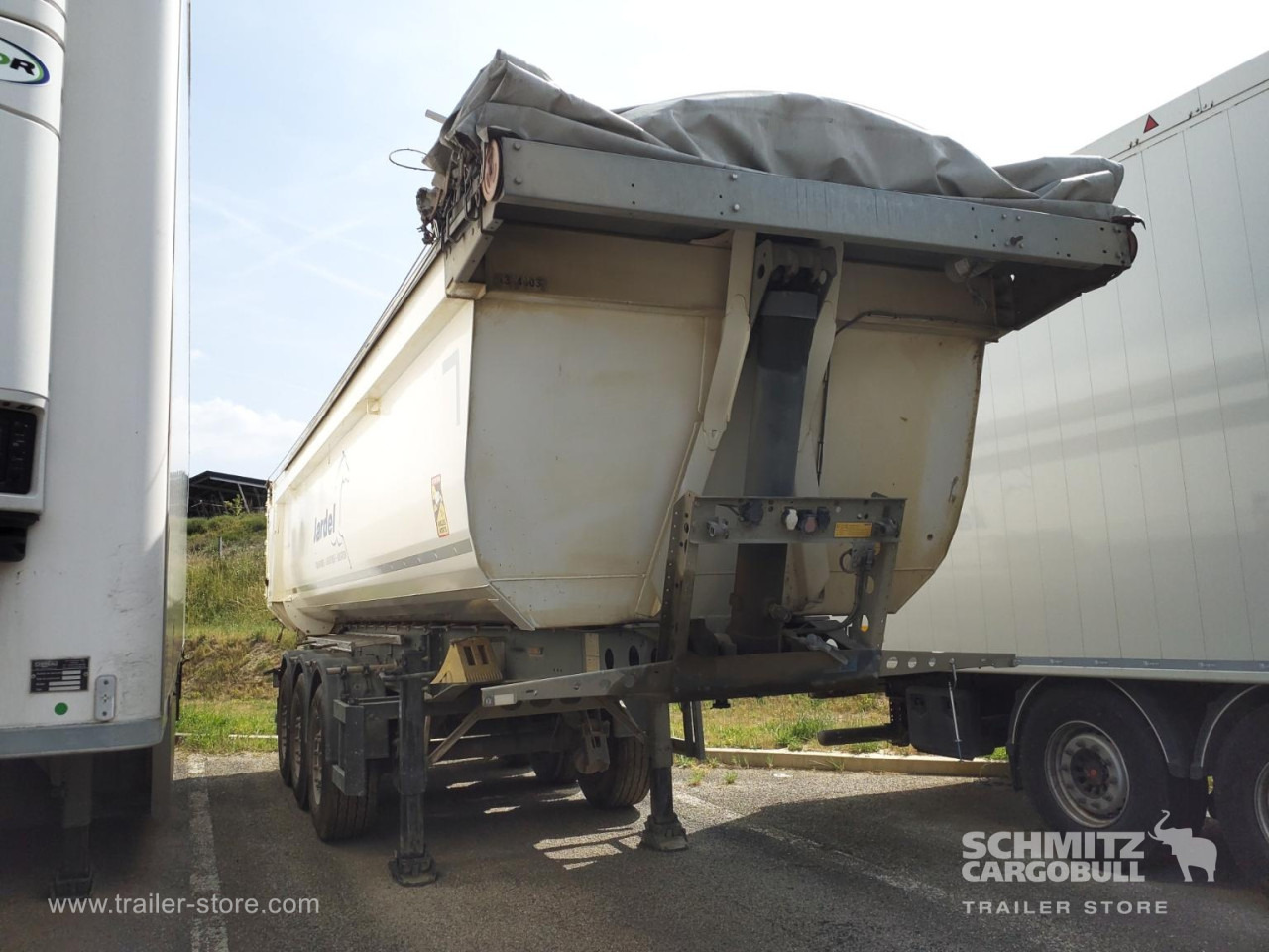 SCHMITZ Tipper Steel half pipe body 26m³ - Náves sklápěcí: obrázok 1 SCHMITZ Tipper Steel half pipe body 26m³ - Náves sklápěcí: obrázok 1