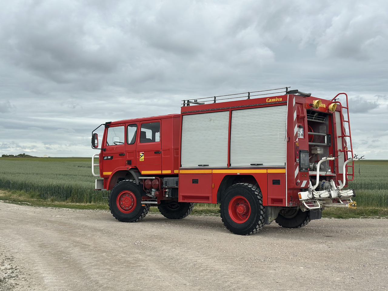 RENAULT M210 - Cisternové vozidlo: obrázok 4 RENAULT M210 - Cisternové vozidlo: obrázok 4