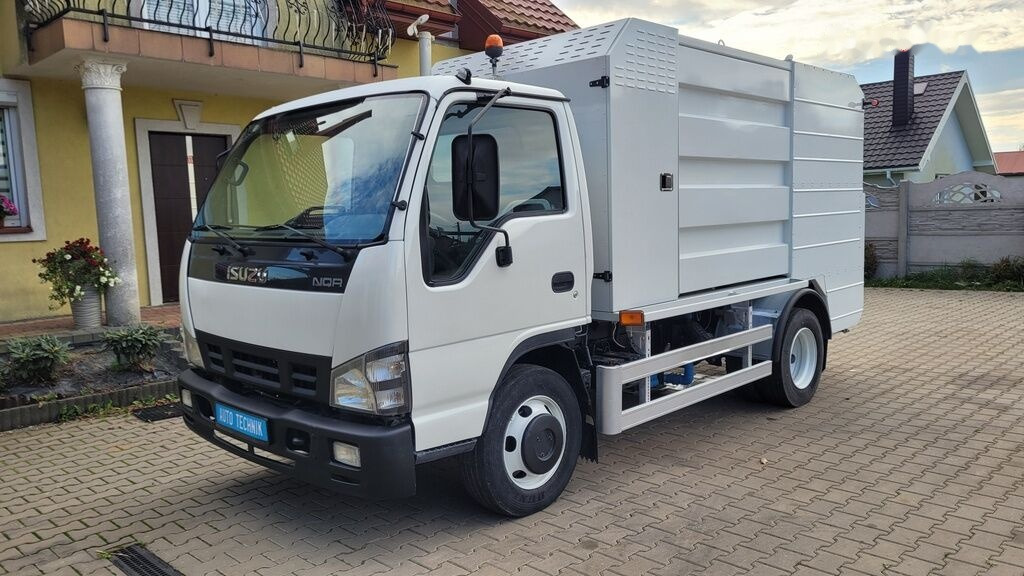 Isuzu NQR75 Container washer laveuse lavacassonetti myjka - Auto na odvoz odpadu: obrázok 4 Isuzu NQR75 Container washer laveuse lavacassonetti myjka - Auto na odvoz odpadu: obrázok 4