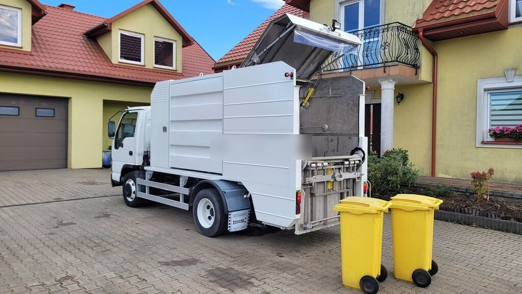 Isuzu NQR75 Container washer laveuse lavacassonetti myjka - Auto na odvoz odpadu: obrázok 2 Isuzu NQR75 Container washer laveuse lavacassonetti myjka - Auto na odvoz odpadu: obrázok 2