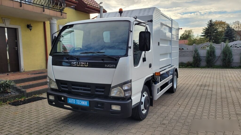 Isuzu NQR75 Container washer laveuse lavacassonetti myjka - Auto na odvoz odpadu: obrázok 3 Isuzu NQR75 Container washer laveuse lavacassonetti myjka - Auto na odvoz odpadu: obrázok 3