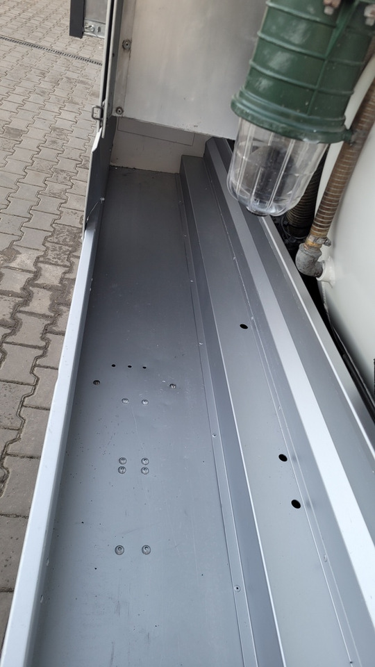 Fekálne vozidlo Nissan Cabstar 35.13 Defco Combi 3.5t Dietmar Kaiser: obrázok 9
