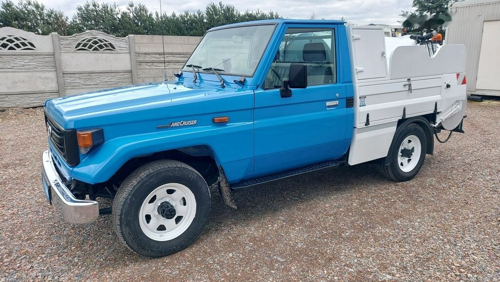 Toyota Land Cruiser COMBI HYDRO CLEANER 4x4 - Fekálne vozidlo: obrázok 5 Toyota Land Cruiser COMBI HYDRO CLEANER 4x4 - Fekálne vozidlo: obrázok 5