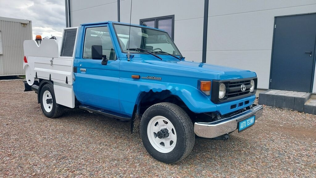 Toyota Land Cruiser COMBI HYDRO CLEANER 4x4 - Fekálne vozidlo: obrázok 2 Toyota Land Cruiser COMBI HYDRO CLEANER 4x4 - Fekálne vozidlo: obrázok 2