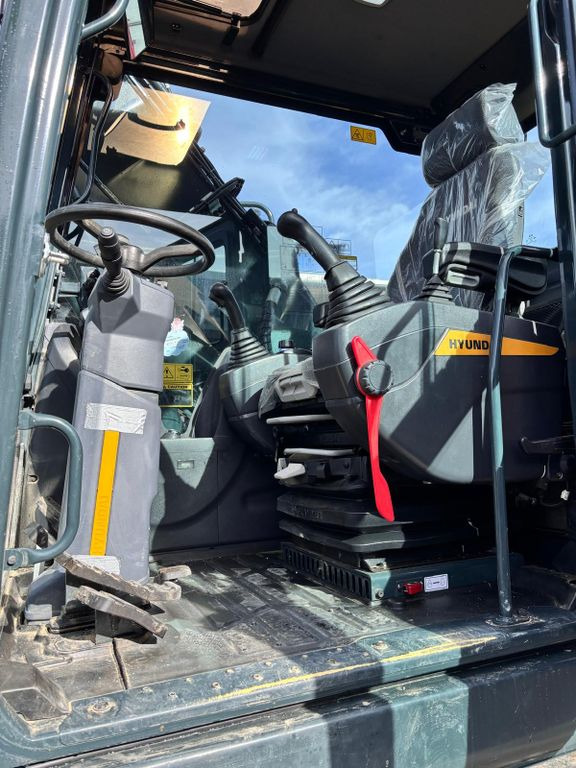 Hyundai HW170ACR Hyundai HW170ACR - Kolesové rýpadlo: obrázok 5 Hyundai HW170ACR Hyundai HW170ACR - Kolesové rýpadlo: obrázok 5