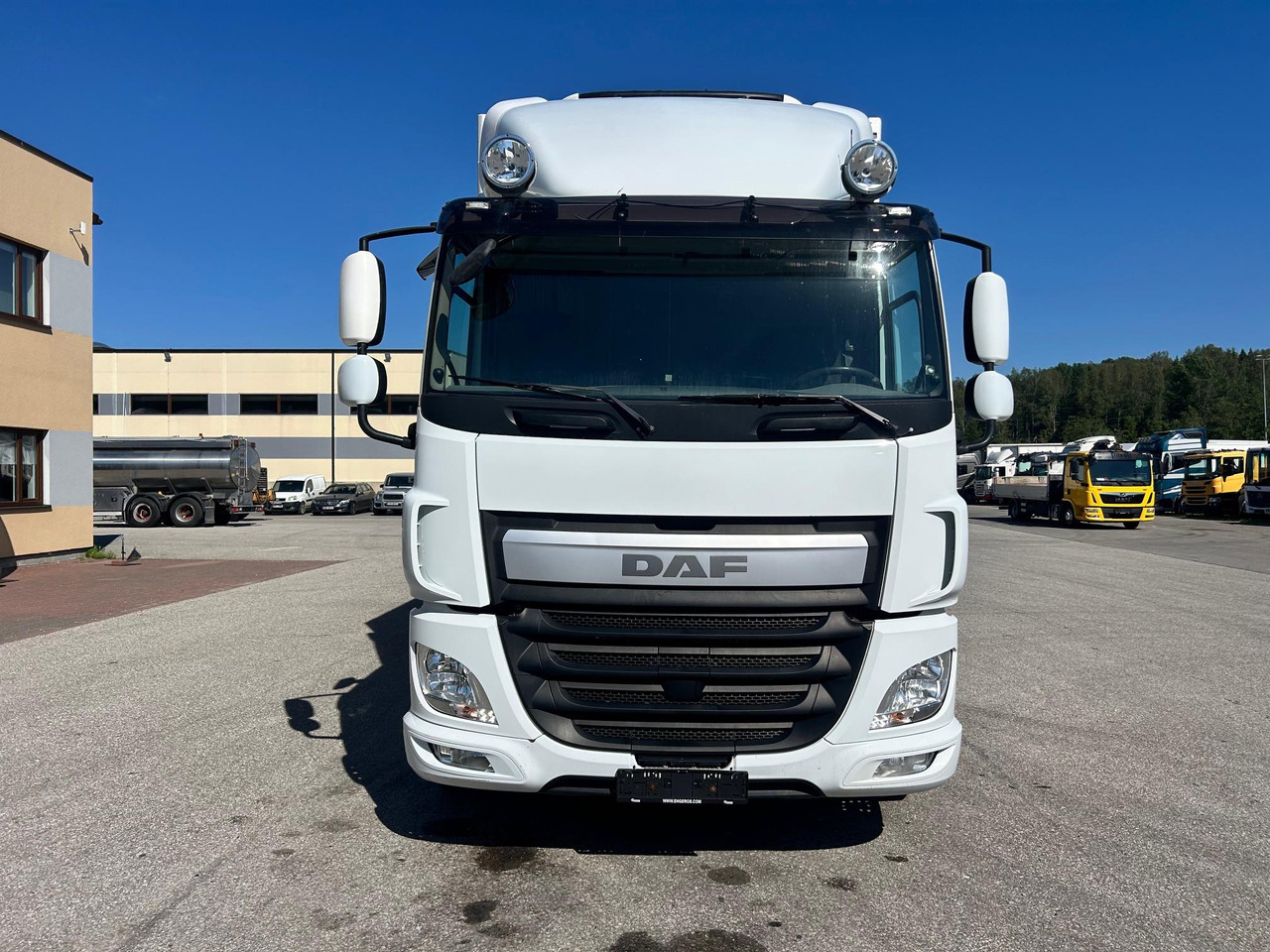 DAF CF330 - Chladirenské nákladné vozidlo: obrázok 2 DAF CF330 - Chladirenské nákladné vozidlo: obrázok 2