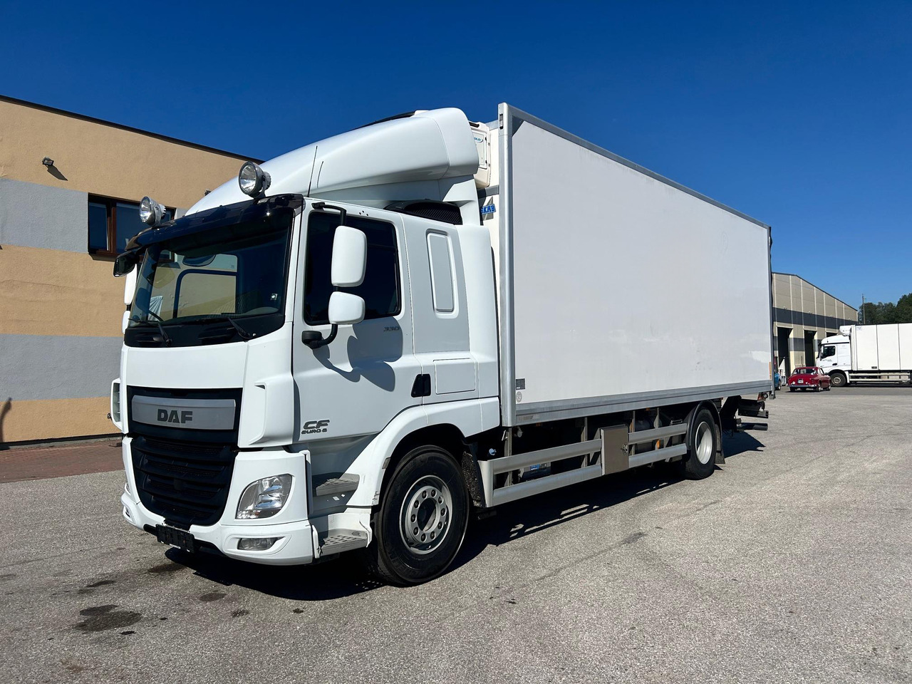 DAF CF330 - Chladirenské nákladné vozidlo: obrázok 3 DAF CF330 - Chladirenské nákladné vozidlo: obrázok 3