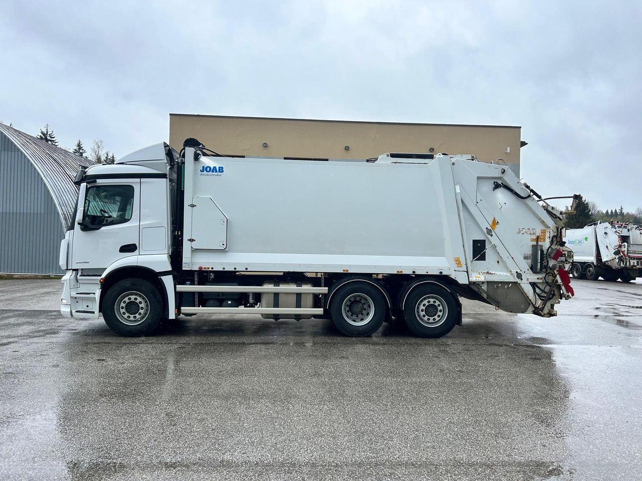 MERCEDES-BENZ ANTOS 2546 - Auto na odvoz odpadu: obrázok 4 MERCEDES-BENZ ANTOS 2546 - Auto na odvoz odpadu: obrázok 4