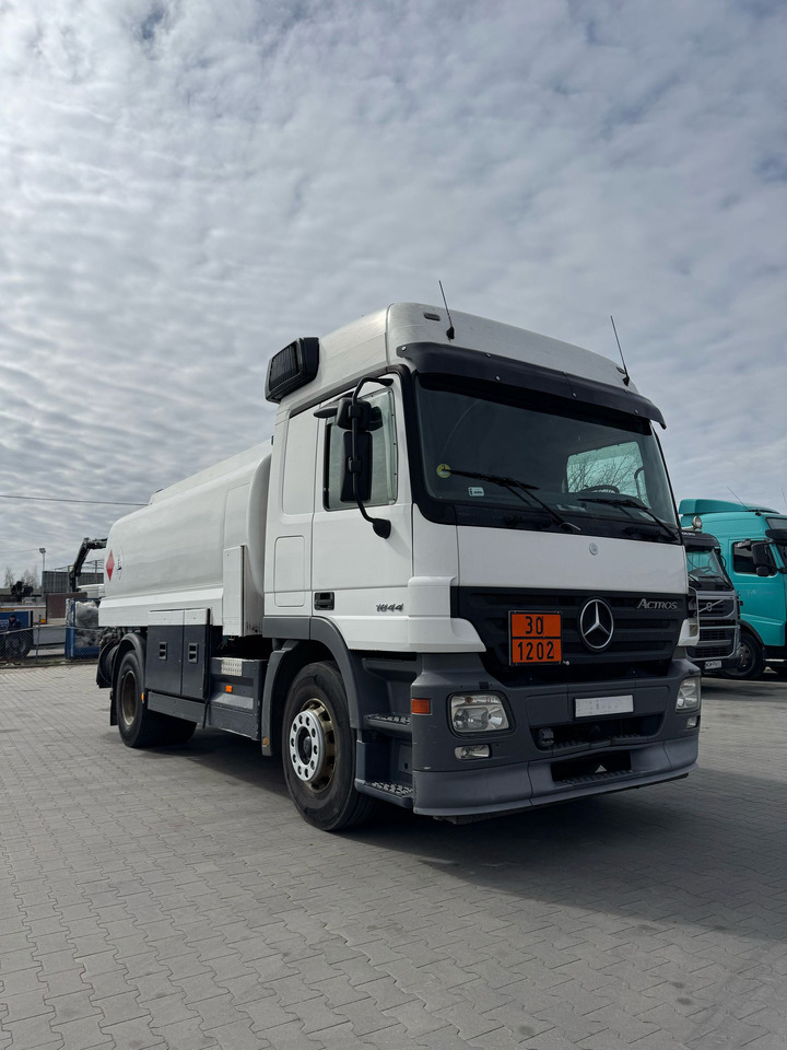 MERCEDES-BENZ Actros 1844 - Cisternové vozidlo: obrázok 1 MERCEDES-BENZ Actros 1844 - Cisternové vozidlo: obrázok 1