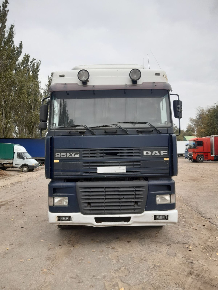 DAF 95XF380 - Ťahač: obrázok 2 DAF 95XF380 - Ťahač: obrázok 2