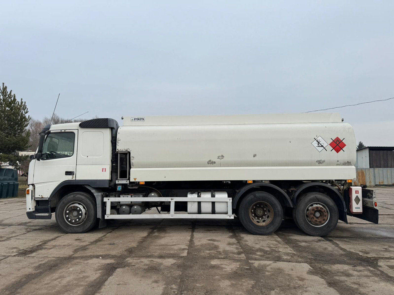 VOLVO FM12.380 - Cisternové vozidlo: obrázok 4 VOLVO FM12.380 - Cisternové vozidlo: obrázok 4