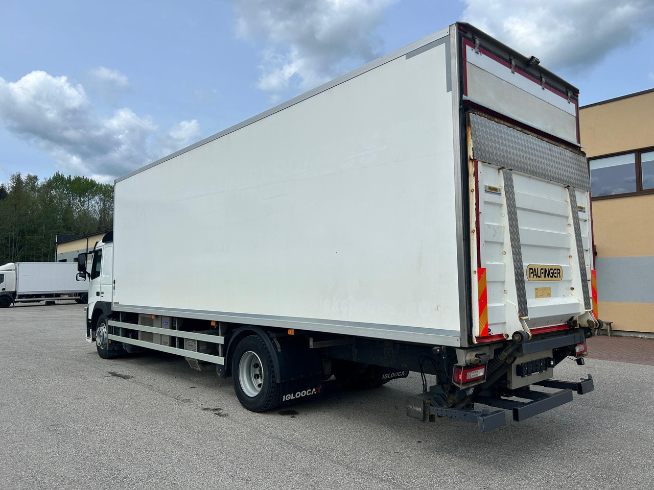 VOLVO FM330 - Chladirenské nákladné vozidlo: obrázok 5 VOLVO FM330 - Chladirenské nákladné vozidlo: obrázok 5