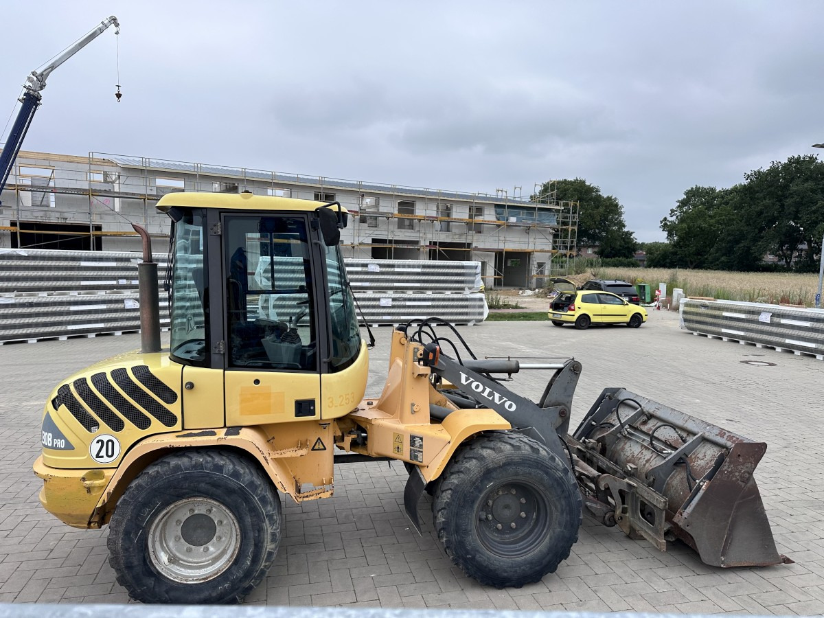 VOLVO L 30 B PRO 3er Kreis Klappschaufel+Palettengabel - Kolesový nakladač: obrázok 2 VOLVO L 30 B PRO 3er Kreis Klappschaufel+Palettengabel - Kolesový nakladač: obrázok 2