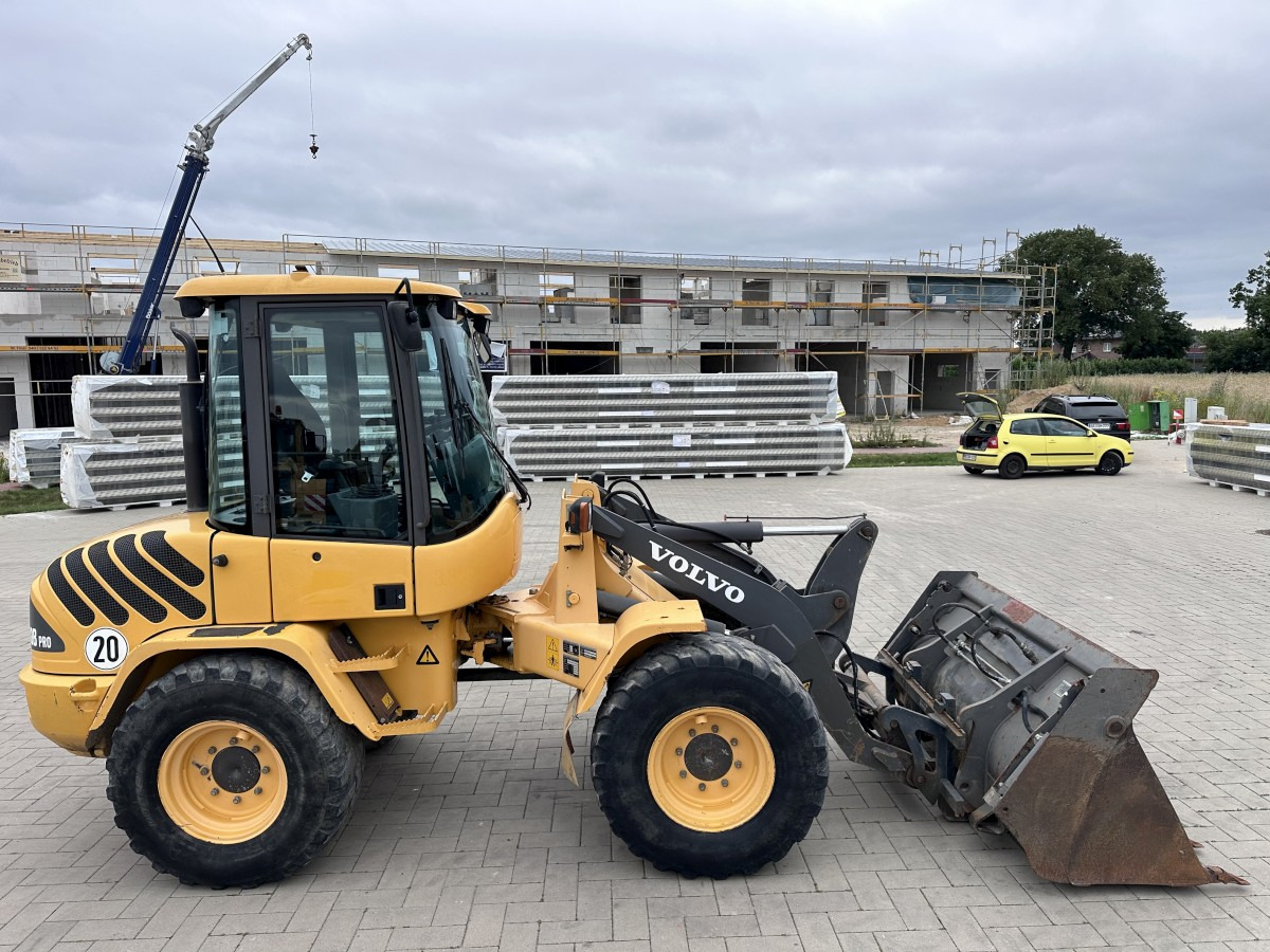 VOLVO L 30 B PRO 3er Kreis Klappschaufel+Palettengabel - Kolesový nakladač: obrázok 2 VOLVO L 30 B PRO 3er Kreis Klappschaufel+Palettengabel - Kolesový nakladač: obrázok 2