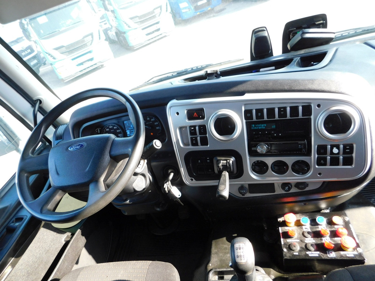 Auto na odvoz odpadu Ford 1833 4x2 dcab e6 9seso14409: obrázok 6