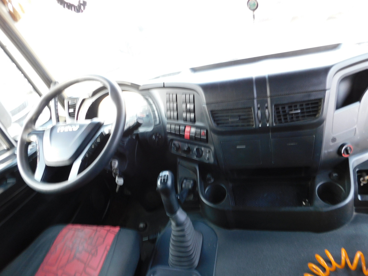Interior photo 1: Sklápač Iveco Ad410t