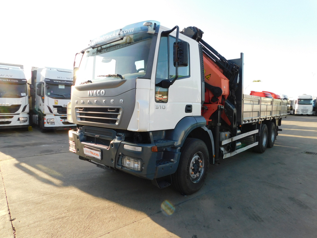 Iveco Magirus trakker - Valníkový/ Plošinový nákladný automobil, Auto s hydraulickou rukou: obrázok 1 Iveco Magirus trakker - Valníkový/ Plošinový nákladný automobil, Auto s hydraulickou rukou: obrázok 1