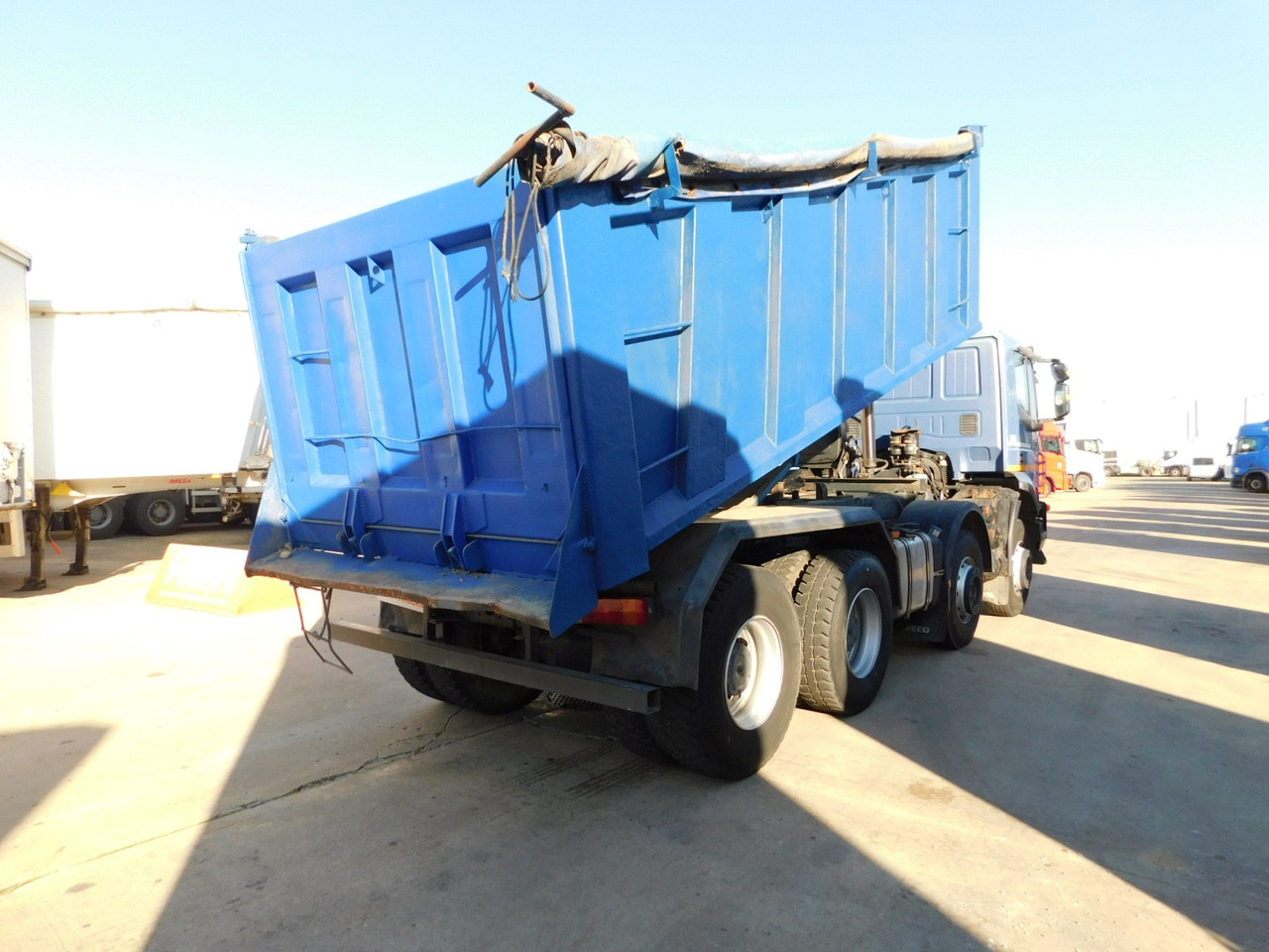 Iveco Trakker ad410t45 - Sklápač: obrázok 3 Iveco Trakker ad410t45 - Sklápač: obrázok 3