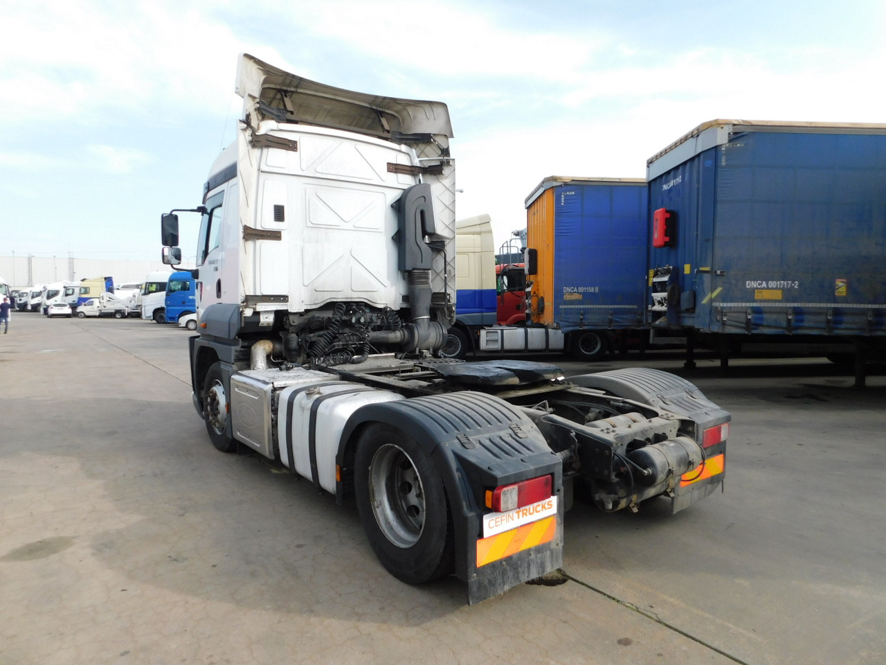 Ford 1848t 4x2 scab e6 12tx2620 - Ťahač: obrázok 4 Ford 1848t 4x2 scab e6 12tx2620 - Ťahač: obrázok 4