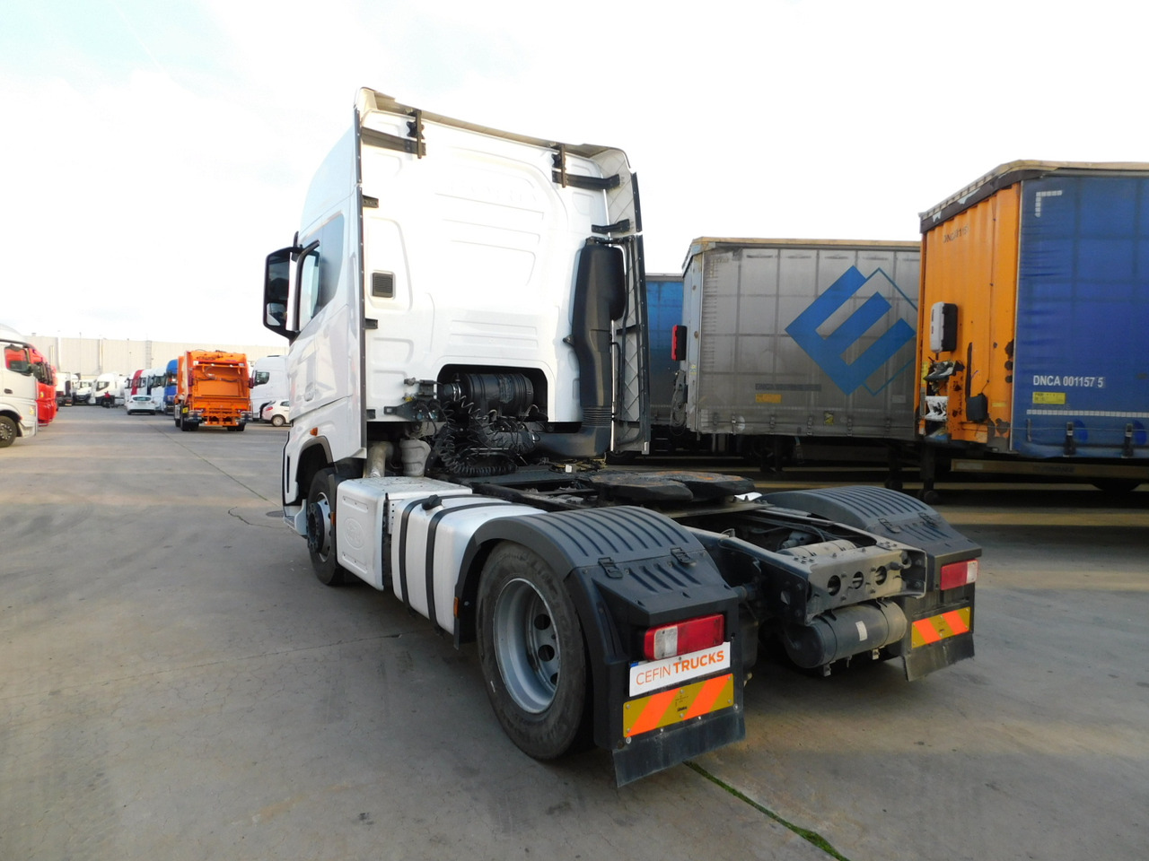 Ford F max 4x2 scab e6 12tx2620 - Ťahač: obrázok 4 Ford F max 4x2 scab e6 12tx2620 - Ťahač: obrázok 4