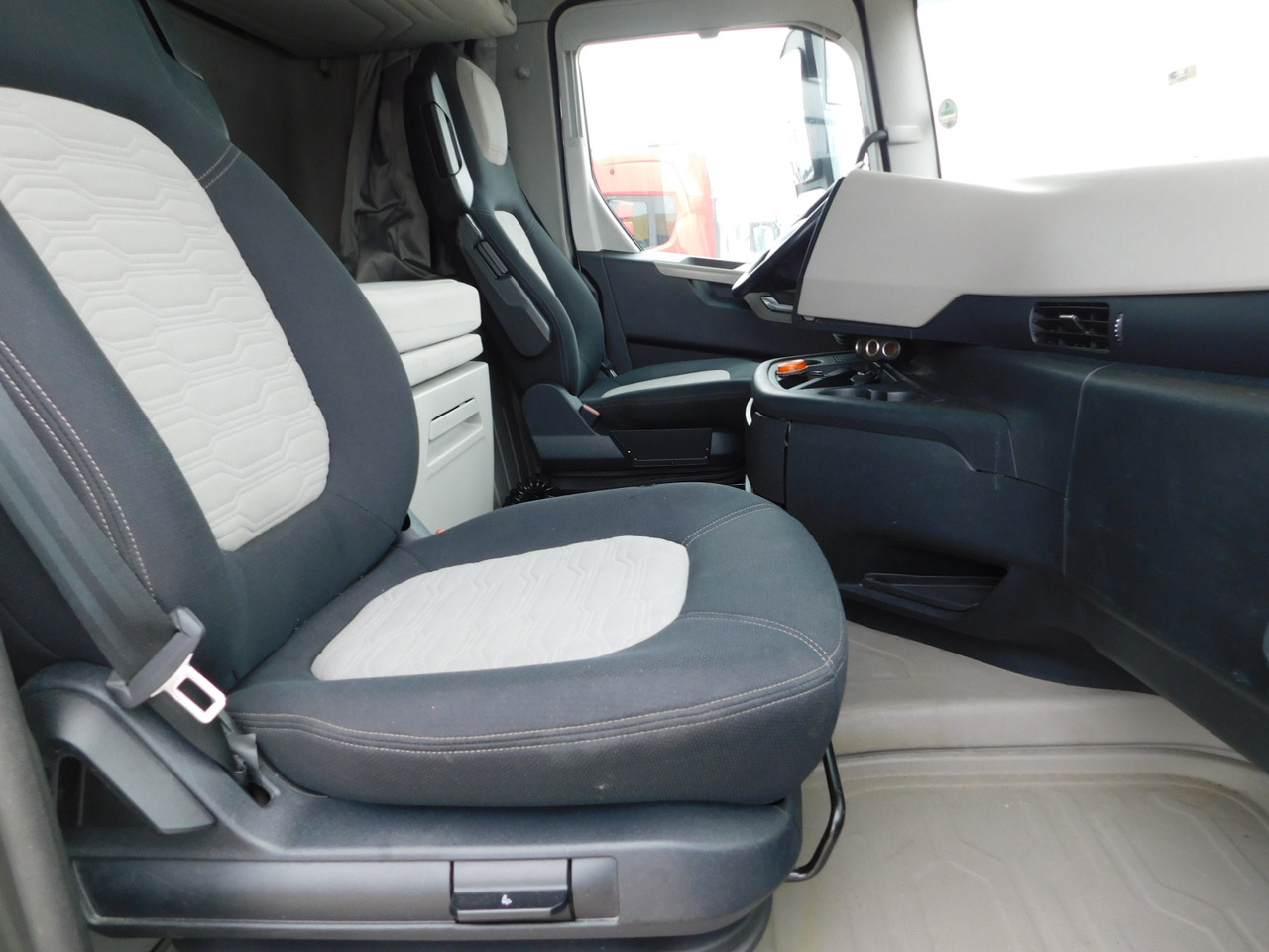 Ford F max ll 4x2 scab e6 12tx2620 - Ťahač: obrázok 5 Ford F max ll 4x2 scab e6 12tx2620 - Ťahač: obrázok 5