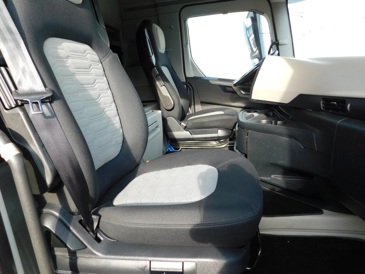 Ford F max ll 4x2 scab e6 12tx2620 - Ťahač: obrázok 5 Ford F max ll 4x2 scab e6 12tx2620 - Ťahač: obrázok 5