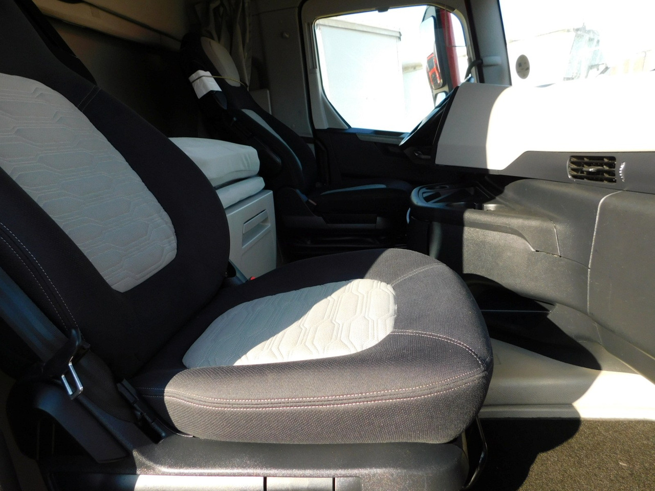 Ford F max ll 4x2 scab e6 12tx2620 - Ťahač: obrázok 5 Ford F max ll 4x2 scab e6 12tx2620 - Ťahač: obrázok 5