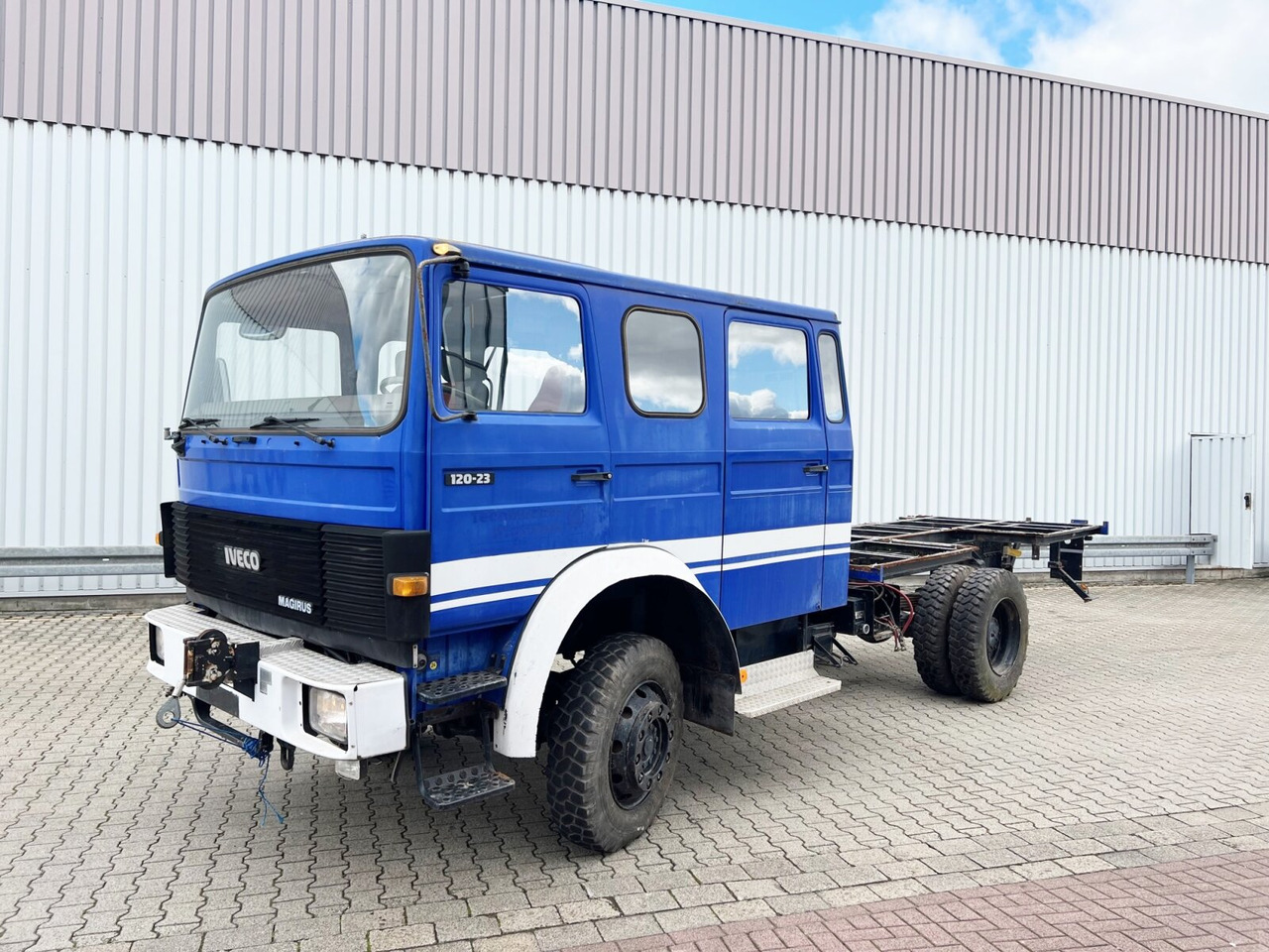 120-23 AW 4x4 Doka 120-23 AW 4x4 Doka, V8-Motor, Seilwinde - Podvozek s kabinou: obrázok 1 120-23 AW 4x4 Doka 120-23 AW 4x4 Doka, V8-Motor, Seilwinde - Podvozek s kabinou: obrázok 1