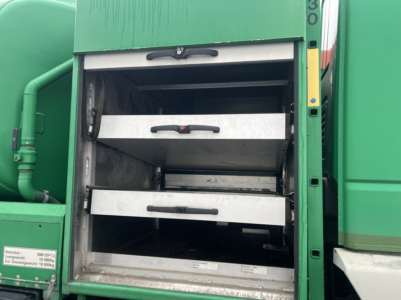 190EH30 4x4 190EH30 4x4 - Cisternové vozidlo: obrázok 4 190EH30 4x4 190EH30 4x4 - Cisternové vozidlo: obrázok 4