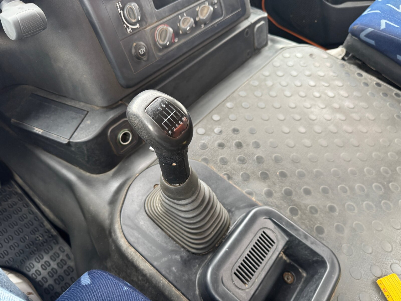 AD260T41 6x4 AD260T41 6x4, EEV - Sklápač: obrázok 5 AD260T41 6x4 AD260T41 6x4, EEV - Sklápač: obrázok 5