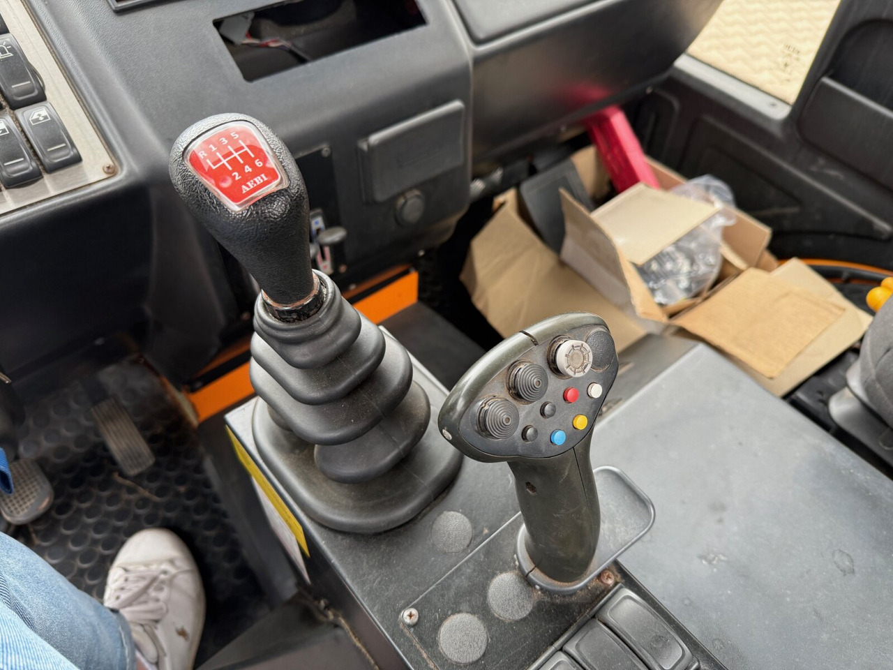 AEBI Schmidt MT750 4x4 AEBI Schmidt MT750 4x4, City-Abroller, Winterdienstausstattung, 2x AHK - Hákový nosič kontajnerov: obrázok 5 AEBI Schmidt MT750 4x4 AEBI Schmidt MT750 4x4, City-Abroller, Winterdienstausstattung, 2x AHK - Hákový nosič kontajnerov: obrázok 5