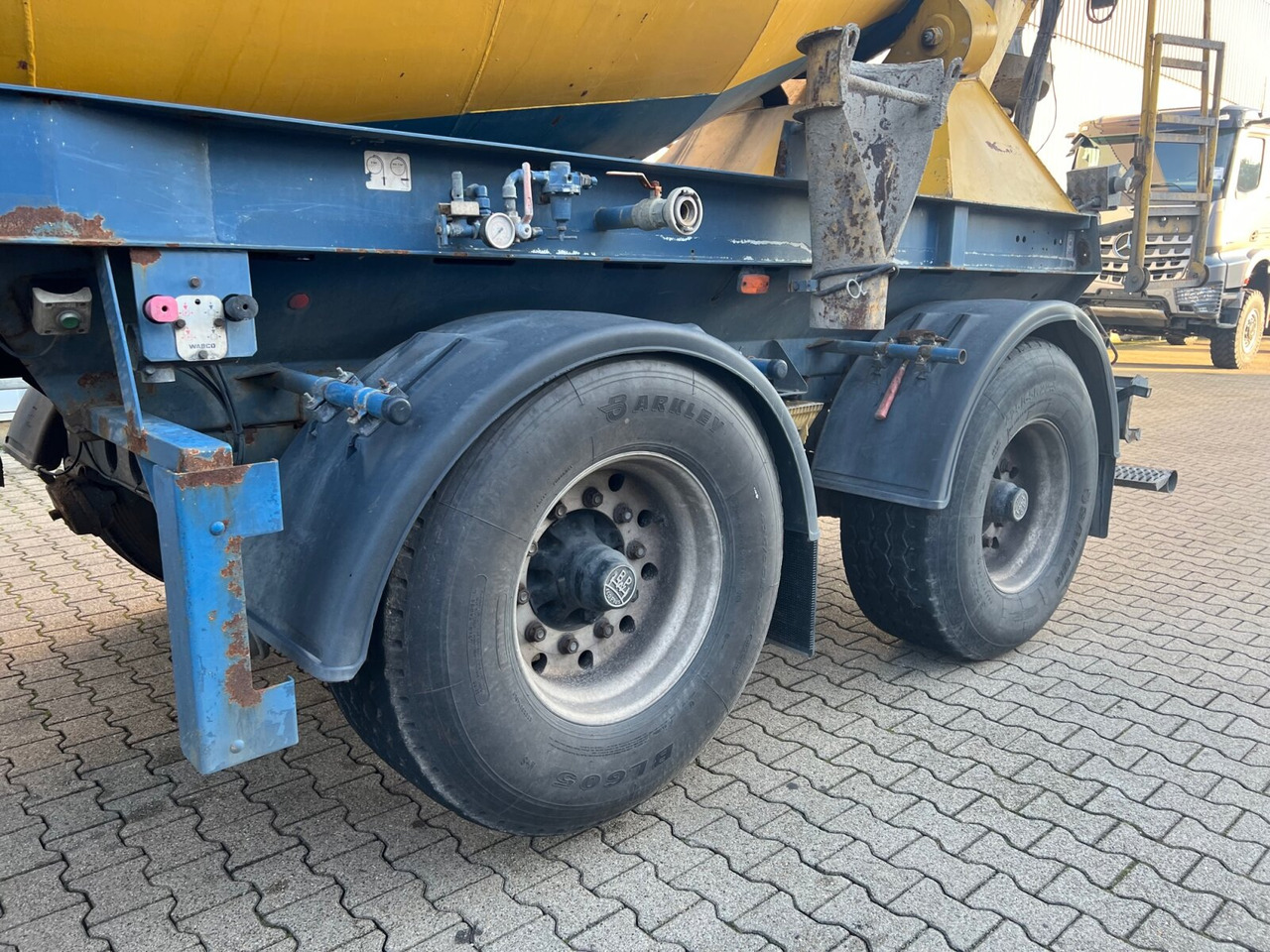 Andere MÜLLER MITTELTAL SF 32 BM/BS mit LIEBHERR Betonmischer ca. 10m³ MÜLLER MITTELTAL SF 32 BM/BS mit LIEBHERR Betonmischer ca. 10m³, Liftachse - Náves s domiešavačom: obrázok 2 Andere MÜLLER MITTELTAL SF 32 BM/BS mit LIEBHERR Betonmischer ca. 10m³ MÜLLER MITTELTAL SF 32 BM/BS mit LIEBHERR Betonmischer ca. 10m³, Liftachse - Náves s domiešavačom: obrázok 2