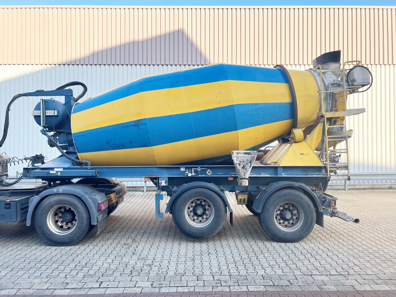 Andere MÜLLER MITTELTAL SF 32 BM/BS mit LIEBHERR Betonmischer ca. 10m³ MÜLLER MITTELTAL SF 32 BM/BS mit LIEBHERR Betonmischer ca. 10m³, Liftachse - Náves s domiešavačom: obrázok 4 Andere MÜLLER MITTELTAL SF 32 BM/BS mit LIEBHERR Betonmischer ca. 10m³ MÜLLER MITTELTAL SF 32 BM/BS mit LIEBHERR Betonmischer ca. 10m³, Liftachse - Náves s domiešavačom: obrázok 4