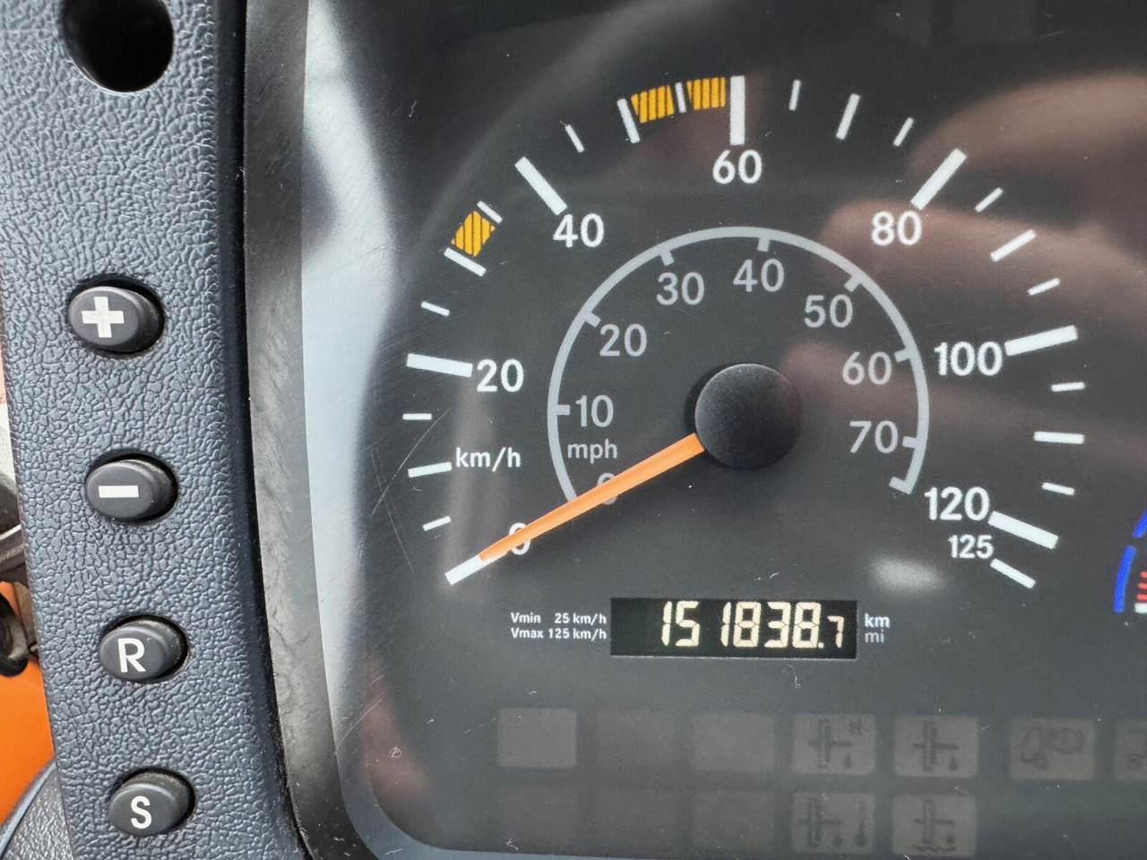 Leasing Unimog U 400 405/12 4x4 U 400 405/12 4x4, Kipper, Kommunalhydraulik, VarioPilot, Zapfwelle Unimog U 400 405/12 4x4 U 400 405/12 4x4, Kipper, Kommunalhydraulik, VarioPilot, Zapfwelle: obrázok 6 Leasing Unimog U 400 405/12 4x4 U 400 405/12 4x4, Kipper, Kommunalhydraulik, VarioPilot, Zapfwelle Unimog U 400 405/12 4x4 U 400 405/12 4x4, Kipper, Kommunalhydraulik, VarioPilot, Zapfwelle: obrázok 6