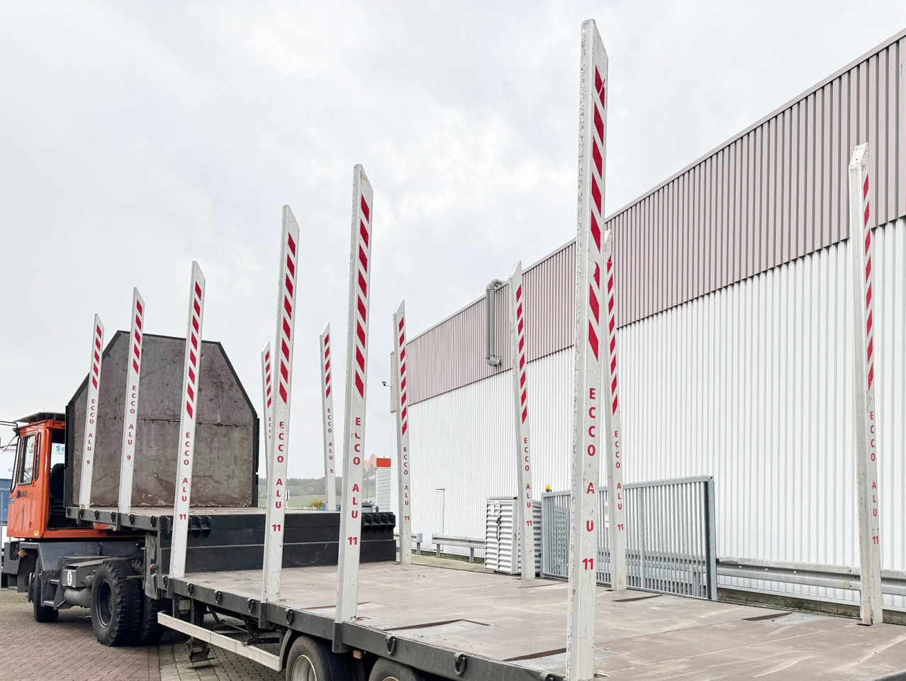 ECCO ALU Schemel/Rungen ECCO ALU Schemel/Rungen, 12x Neuwertig - Nákladné vozidlo na prepravu dreva: obrázok 4 ECCO ALU Schemel/Rungen ECCO ALU Schemel/Rungen, 12x Neuwertig - Nákladné vozidlo na prepravu dreva: obrázok 4