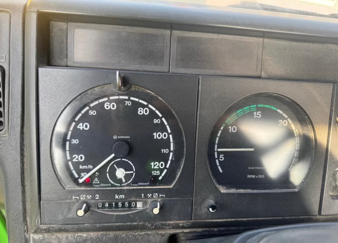 Euro Tech 410EH42 8x8 Euro Tech 410EH42 8x8, Abrollkipper - Hákový nosič kontajnerov: obrázok 2 Euro Tech 410EH42 8x8 Euro Tech 410EH42 8x8, Abrollkipper - Hákový nosič kontajnerov: obrázok 2