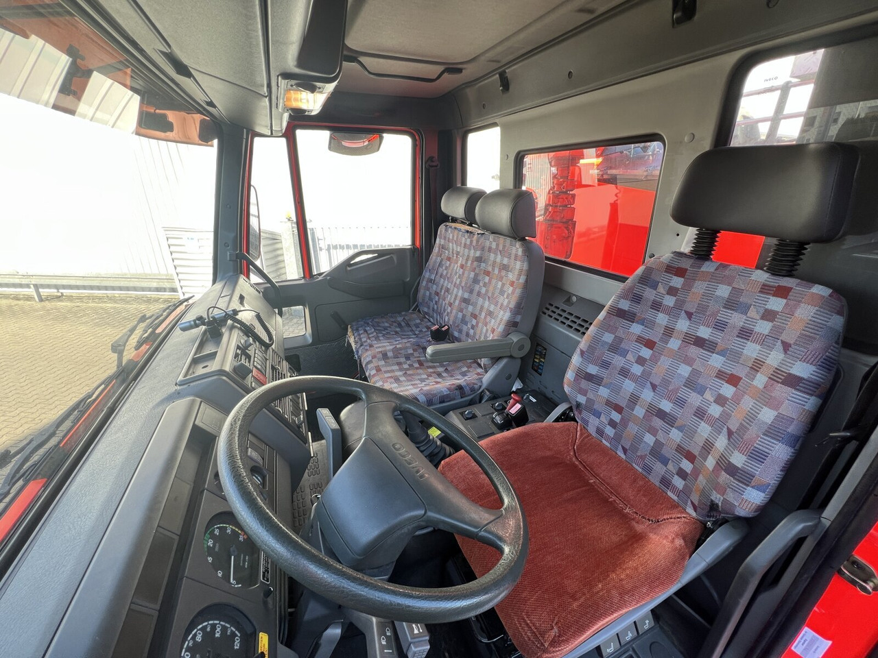 FF 95 E 18 WR 4x4 FF 95 E 18 WR 4x4, 6000l Wassertank - Cisternové vozidlo: obrázok 4 FF 95 E 18 WR 4x4 FF 95 E 18 WR 4x4, 6000l Wassertank - Cisternové vozidlo: obrázok 4